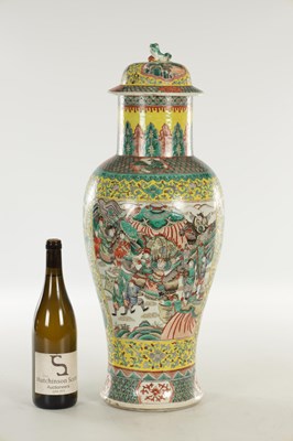 Lot 536 - A LARGE 19TH CENTURY CHINESE FAMILLE VERTE VASE AND COVER