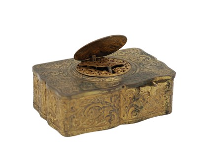 Lot 364 - AN EARLY 20TH CENTURY GILT METAL SINGING BIRD BOX