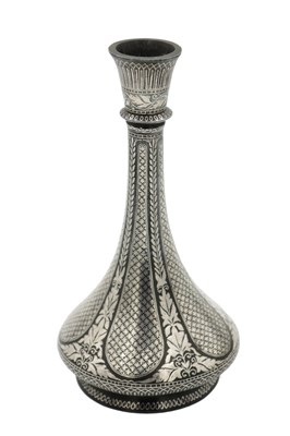 Lot 586 - AN INDIAN BIDRIWARE VASE WITH INLAID SILVER WORK