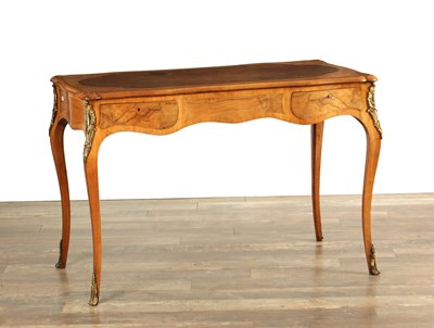 Lot 1618 - A 19TH CENTURY FRENCH FIGURED WALNUT MARQUETRY INLAID WRITING TABLE