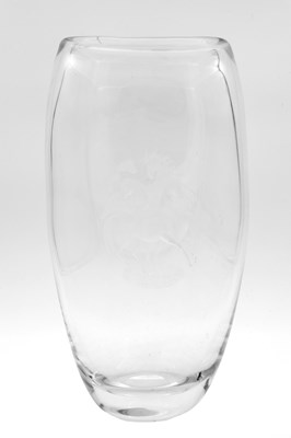 Lot 7 - VICKE LINDSTAND (1904 - 1983) A MID 20TH CENTURY SWEDISH GLASS VASE