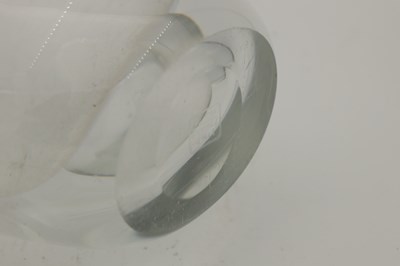 Lot 7 - VICKE LINDSTAND (1904 - 1983) A MID 20TH CENTURY SWEDISH GLASS VASE