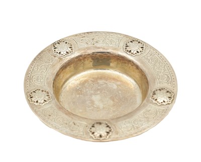 Lot 166 - A LIBERTY & CO. ARTS AND CRAFTS SILVER DISH