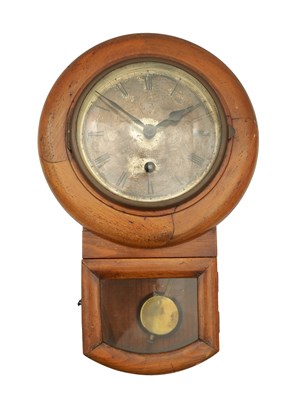 Lot 1770 - A SMALL LATE 19TH CENTURY SPRING DRIVEN WALL CLOCK