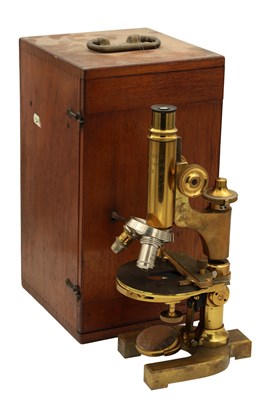 Lot 1739 - M. STIASSNIE, PARIS. A GOOD QUALITY FRENCH LACQUERED BRASS MICROSCOPE