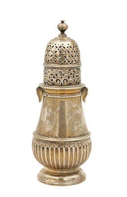 Lot 87 - A LARGE GEORGE V SILVER SUGAR CASTER
