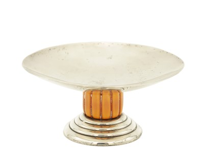 Lot 107 - A STYLISH ART DECO SILVER TAZZA (AFTER J.E. PUIFORCART)