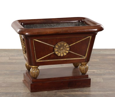 Lot 1566 - A REGENCY MAHOGANY AND PARCEL GILT WINE COOLER OR CELLARETTE IN THE MANNER OF GILLOWS