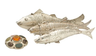 Lot 199 - A SET OF THREE LATE 19TH CENTURY RETICULATED SILVER FISH SHAPED SCENT BOTTLES