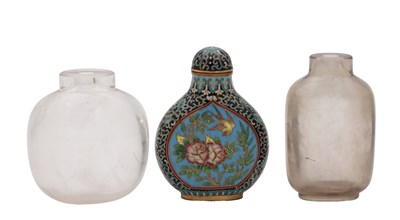 Lot 496 - A SET OF THREE 19TH CENTURY CHINESE SNUFF BOTTLES