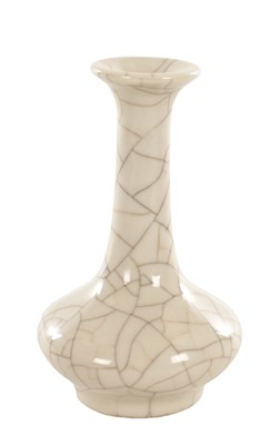 Lot 488 - CHINESE GE-TYPE CRACKLE-GLAZED PORCELAIN VASE