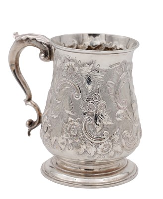 Lot 79 - A GEORGE III FOOTED BALUSTER SILVER MUG