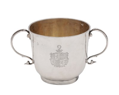 Lot 207 - A QUEEN ANNE SILVER PORRINGER