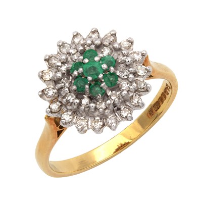 Lot 345 - AN 18CT YELLOW GOLD EMERALD AND ZIRCONIA RING