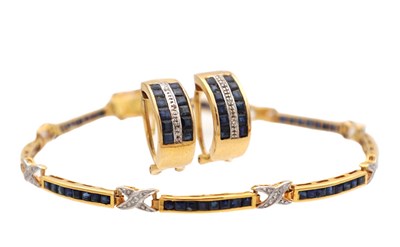 Lot 251 - AN 18CT YELLOW GOLD DIAMOND AND SAPPHIRE BRACELET AND EARRINGS SET