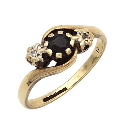 Lot 245 - A 9CT YELLOW GOLD SAPPHIRE AND DIAMOND RING