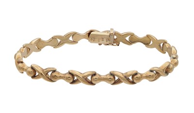 Lot 315 - A 9CT GOLD LINK BRACELET