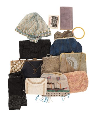 Lot 991 - A COLLECTION OF 19TH/20TH CENTURY EUROPEAN PURSES