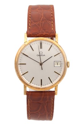 Lot 1111 - A GENTLEMAN'S 9CT GOLD OMEGA WRIST WATCH WITH BOX AND PAPERS
