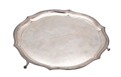 Lot 145 - AN EARLY 20TH CENTURY SILVER SALVER