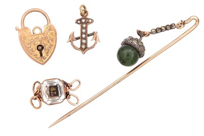Lot 235 - A COLLECTION OF 9CT GOLD ITEMS