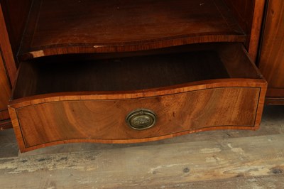 Lot 1568 - AN UNUSUAL GEORGE III CROSS-BANDED FLAMED MAHOGANY SERPENTINE FRONTED SIDE CABINET