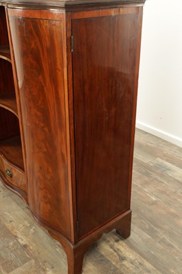 Lot 1568 - AN UNUSUAL GEORGE III CROSS-BANDED FLAMED MAHOGANY SERPENTINE FRONTED SIDE CABINET