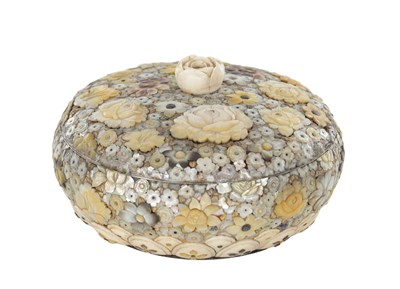 Lot 534 - A FINE 19TH CENTURY JAPANESE SHIBAYAMA MOTHER-OF-PEARL AND IVORY INLAID BOWL AND COVER