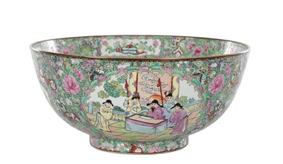 Lot 557 - A LARGE CANTONESE PUNCH BOWL