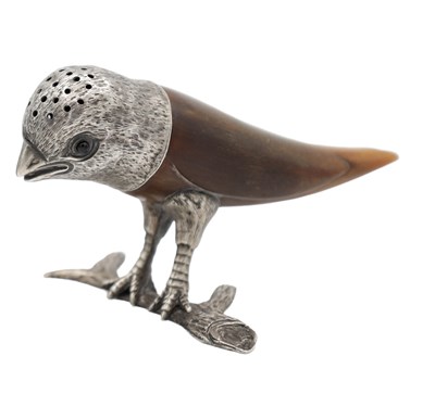Lot 1004 - A VICTORIAN SILVER AND COW HORN NOVELTY PEPPER SHAKER