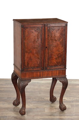 Lot 1442 - A GOOD REGENCY MAHOGANY AND EBONY INLAID COLLECTORS' CABINET