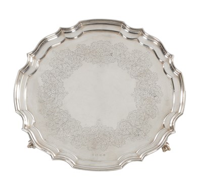 Lot 112 - A LATE 20TH CENTURY SILVER SALVER