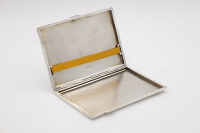 Lot 62 - A MID 20TH CENTURY SILVER CIGARETTE CASE
