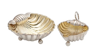 Lot 158 - A SET OF TWO SILVER DISHES