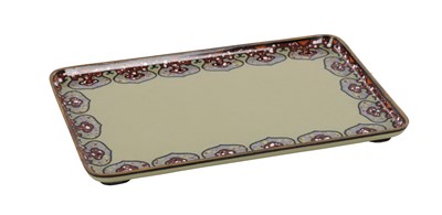 Lot 405 - A JAPANESE EARLY 20TH CENTURY CLOISONNÉ ENAMEL RECTANGULAR TRAY