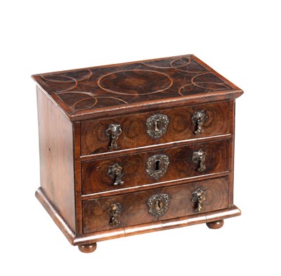 Lot 778 - A RARE WILLIAM AND MARY OYSTER VENNERED MINIATURE CHEST OF DRAWERS