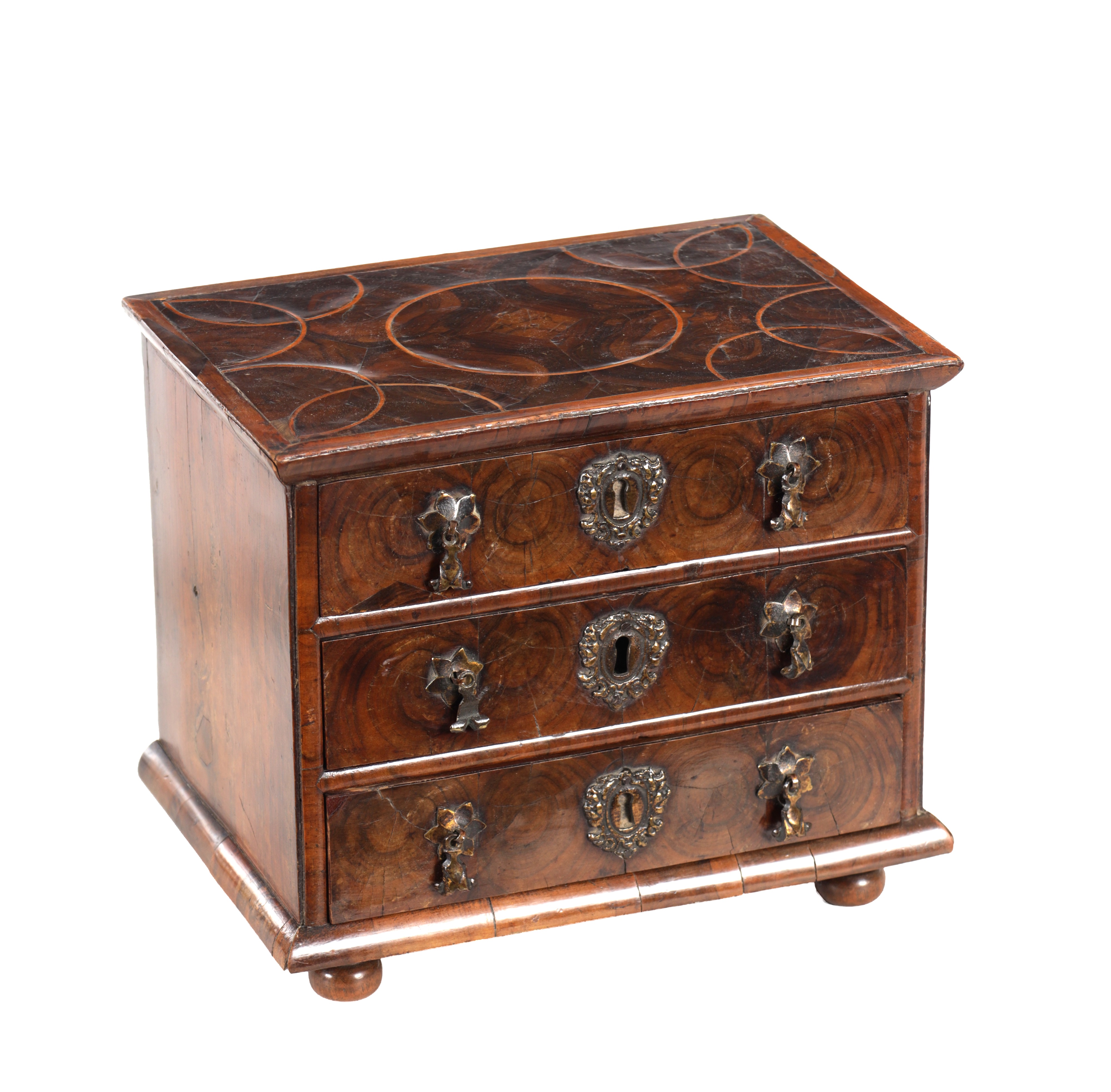 Rare William and Mary oyster-veneered miniature chest of drawers sold by Hutchinson Scott