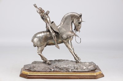 Lot 116 - A 925 SILVER FIGURE OF A KNIGHT ON HORSEBACK ON WOODEN BASE