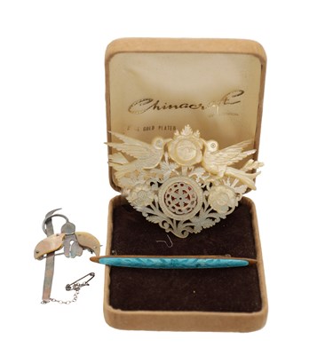 Lot 241 - A COLLECTION OF THREE BROOCHES
