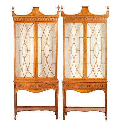 Lot 1483 - A FINE PAIR OF EDWARDIAN INLAID SATINWOOD DISPLAY CABINETS