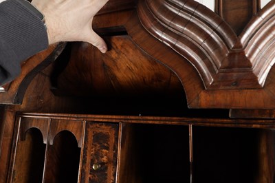 Lot 1539 - A GEORGE I BURR WALNUT BUREAU BOOKCASE WITH BROKEN ARCH PEDIMENT AND MIRRORED DOORS