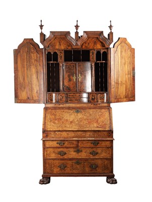 Lot 1539 - A GEORGE I BURR WALNUT BUREAU BOOKCASE WITH BROKEN ARCH PEDIMENT AND MIRRORED DOORS