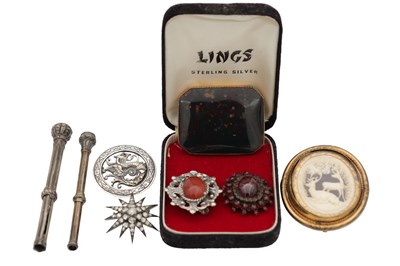 Lot 307 - A COLLECTION OF 20TH CENTURY GEM-SET BROOCHES AND MECHANICAL PENCILS