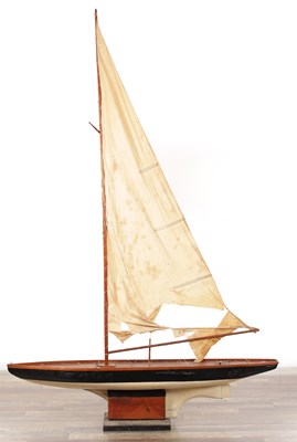 Lot 1033 - A LARGE 19TH CENTURY PAINTED WOOD POND YACHT WITH COTTON SAILS ON STAND