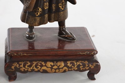 Lot 493 - A FINE PAIR OF LATE 19TH CENTURY JAPANESE MEIJI BRONZE FIGURAL SCULPTURES BY MIYAO