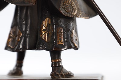 Lot 493 - A FINE PAIR OF LATE 19TH CENTURY JAPANESE MEIJI BRONZE FIGURAL SCULPTURES BY MIYAO