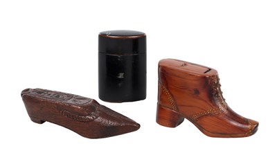 Lot 772 - A COLLECTION OF THREE 19TH CENTURY CARVED ITEMS