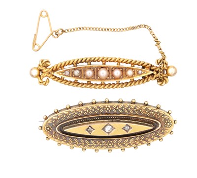 Lot 330 - TWO LATE 19TH CENTURY ENGLISH 15CT YELLOW GOLD BROOCHES