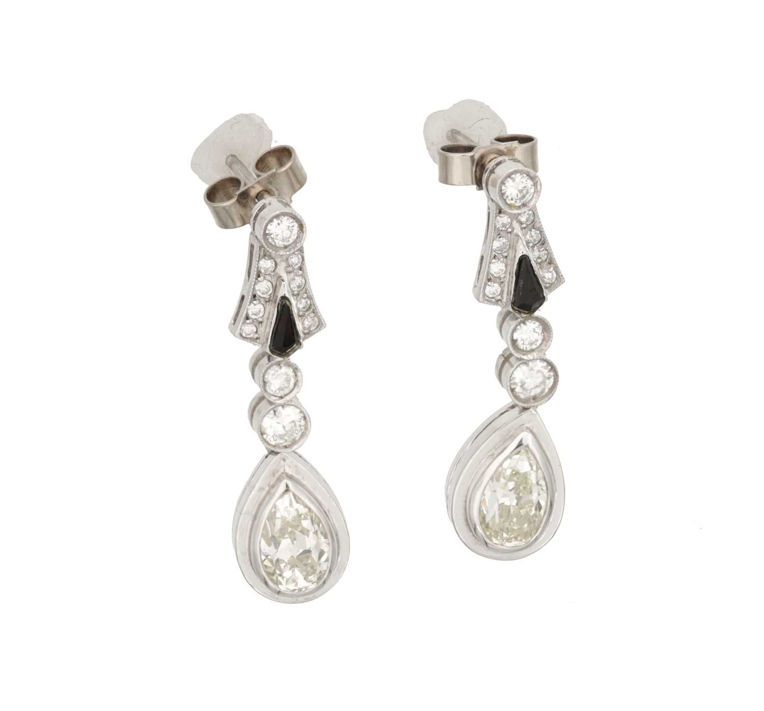 Lot 383 - A PAIR OF PLATINUM, DIAMOND AND ONYX PENDANT EARRINGS
