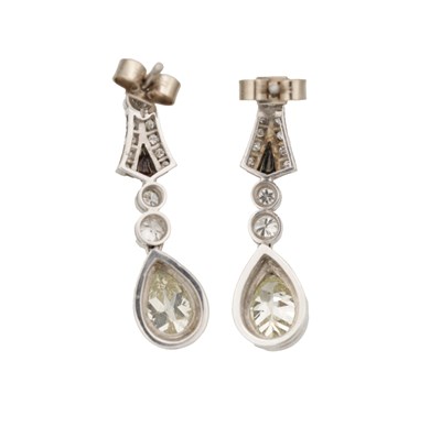 Lot 383 - A PAIR OF PLATINUM, DIAMOND AND ONYX PENDANT EARRINGS